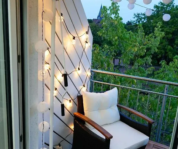 Designer An Der Leineinsel In Hannover, Direkt Am Wasser In Ruhiger Laage, Messeapartment