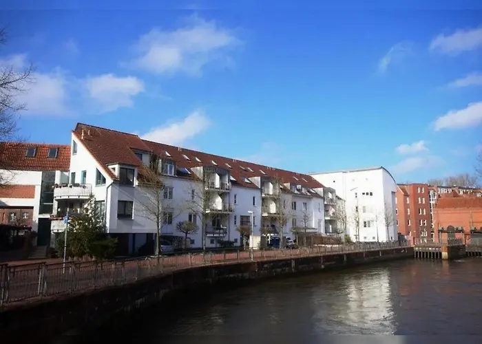 Designer An Der Leineinsel In Hannover, Direkt Am Wasser In Ruhiger Laage, Messeapartment * Ανόβερο
