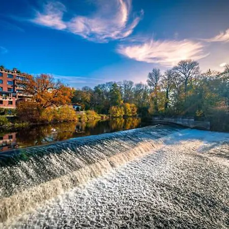 Designer An Der Leineinsel In Hannover, Direkt Am Wasser In Ruhiger Laage, Messeapartment Апартаменты Ганновер