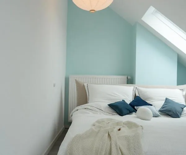 Designer An Der Leineinsel In Hannover, Direkt Am Wasser In Ruhiger Laage, Messeapartment * Hannover