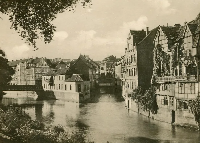Apartment Designer An Der Leineinsel In Hannover, Direkt Am Wasser In Ruhiger Laage, Messeapartment