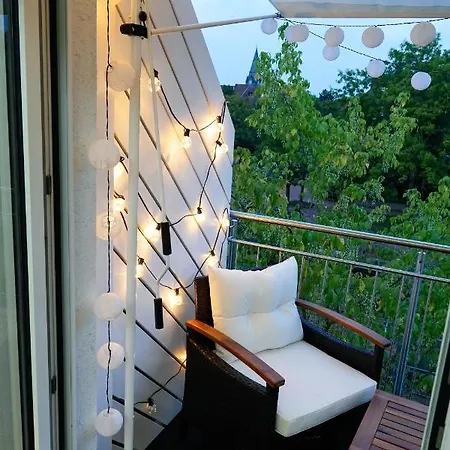 Designer An Der Leineinsel In Hannover, Direkt Am Wasser In Ruhiger Laage, Messeapartment