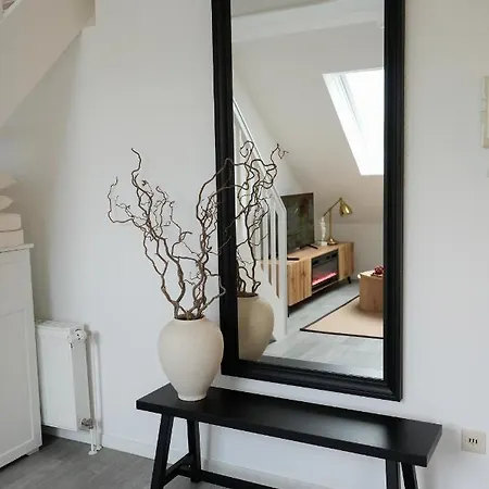 Designer An Der Leineinsel In Hannover, Direkt Am Wasser In Ruhiger Laage, Messeapartment 아파트