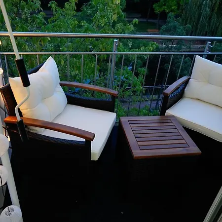 아파트 Designer An Der Leineinsel In Hannover, Direkt Am Wasser In Ruhiger Laage, Messeapartment *
